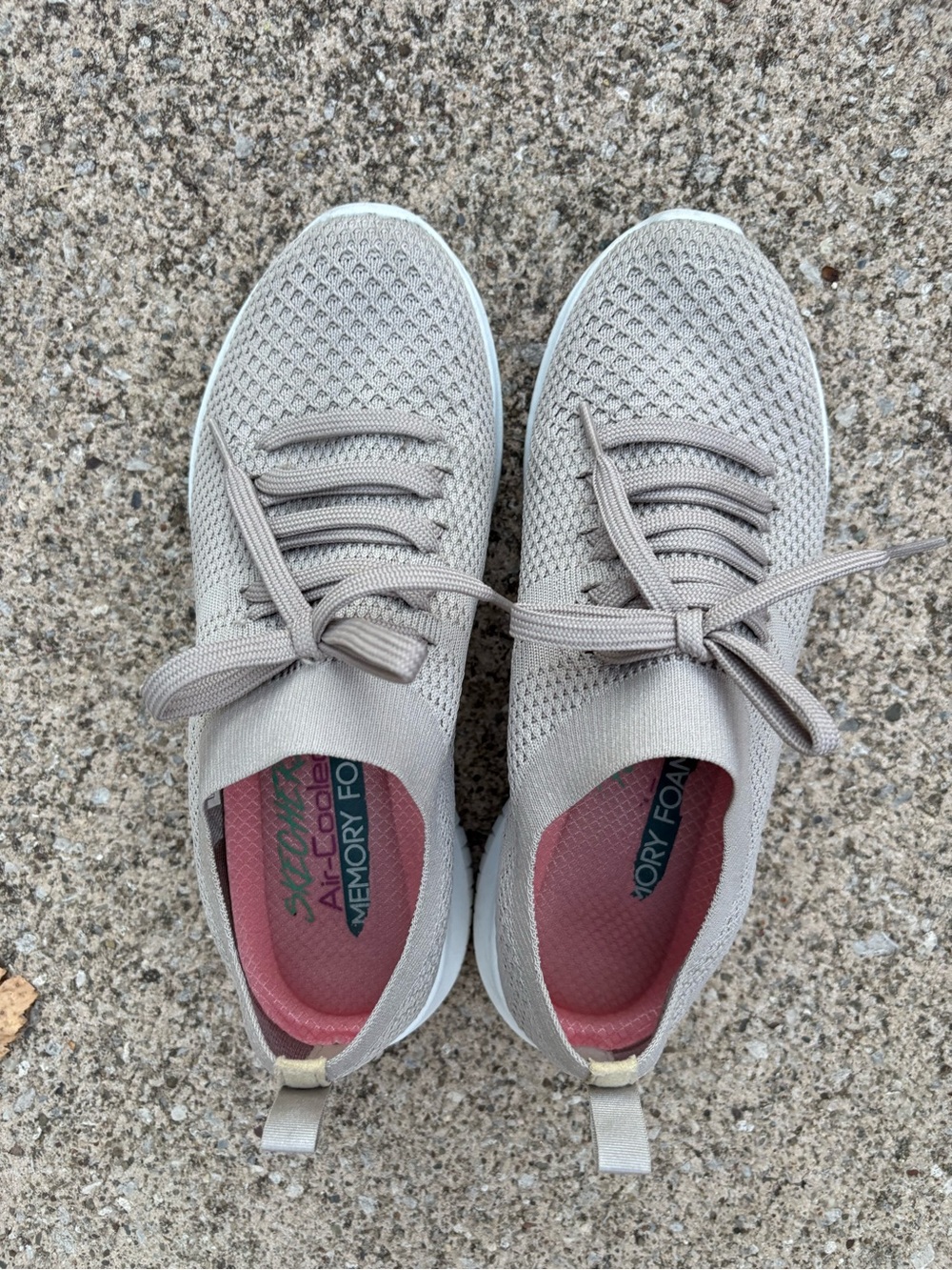 Skechers Women’s Beige Knit Memory Foam Slip-On Sneakers size 7.5